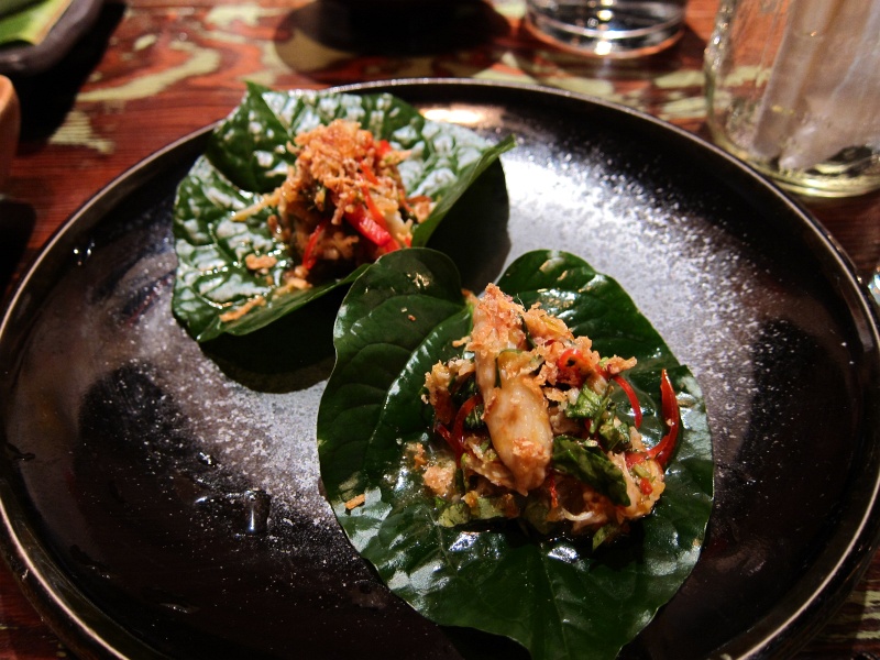 IMG_3224.JPG - Miang kham (betel leaf) - topped with fresh crab and peanut salad with a chilli caramel dressing