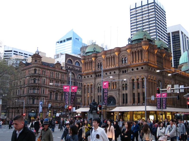 IMG_3360.JPG - Busy street crossing at Park St and George St, near the south end of the Queen Victoria Building