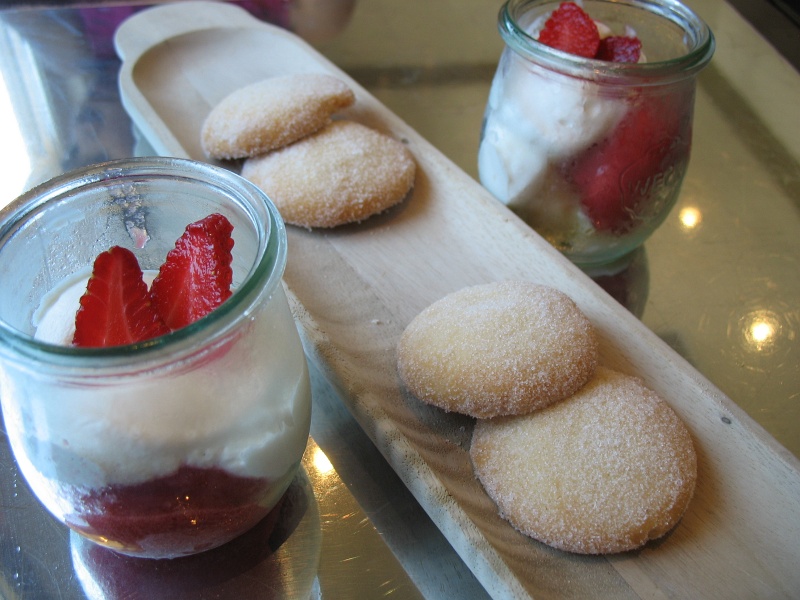 IMG_5090.JPG - Strawberries & cream: strawberry sorbet, chantilly, vanilla ice cream, shortbread cookies