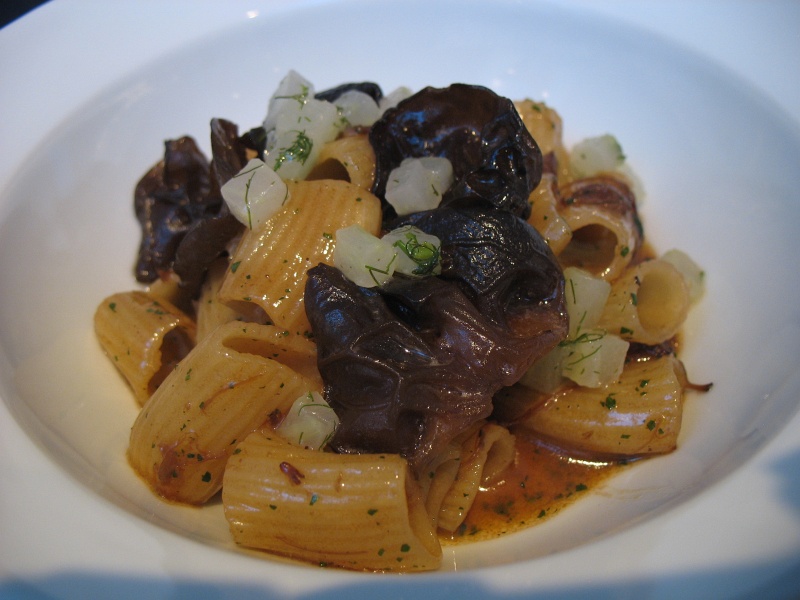 IMG_5202.JPG - Course 2b: rigatoni, sea cucumber, oxtail, wood ear mushrooms, star anise, red wine, butter
