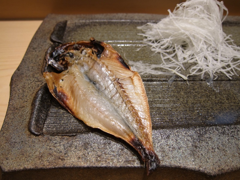 IMG_4086.JPG - Baby mackerel grilled