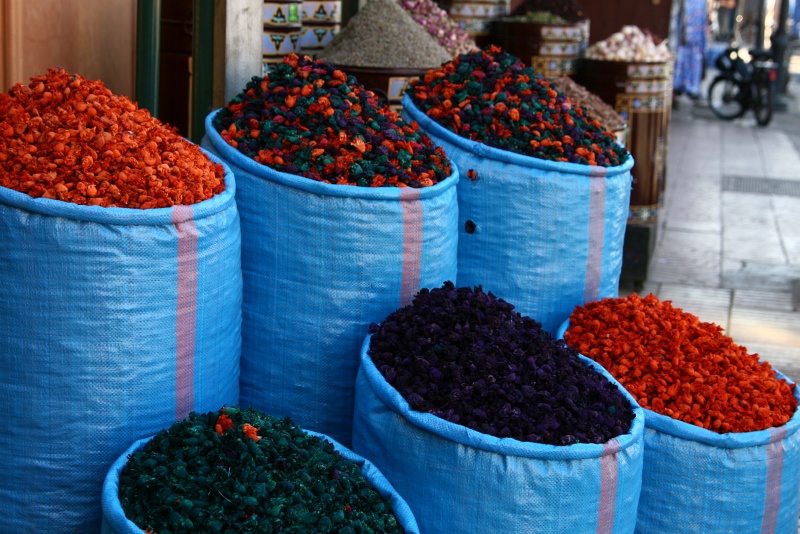 IMG_8459.JPG - Colorful but undecipherable Moroccan spices