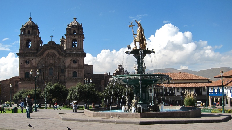 IMG_1842.JPG - Plaza de Armas with Temple of the Jesuit Order in the back.  The Temple was built on the site of Inca Huayna Cpac's palace.