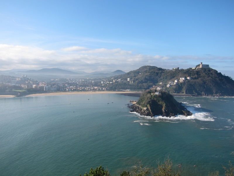 IMG_0263.JPG - Santa Clara Island, Concha Bay, and Monte Igueldo, in the city of San Sebastian in Spain