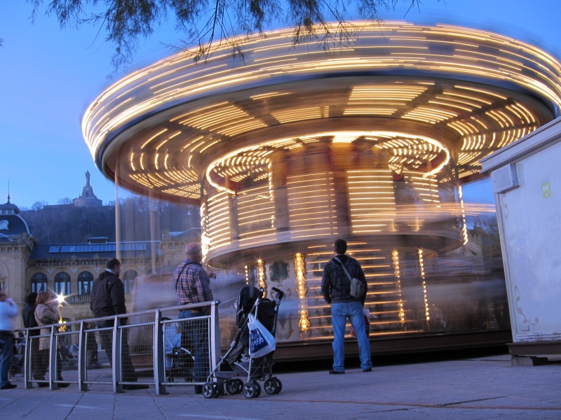 IMG_0306.JPG - Merry-go-around in front of city hall in San Sebastian