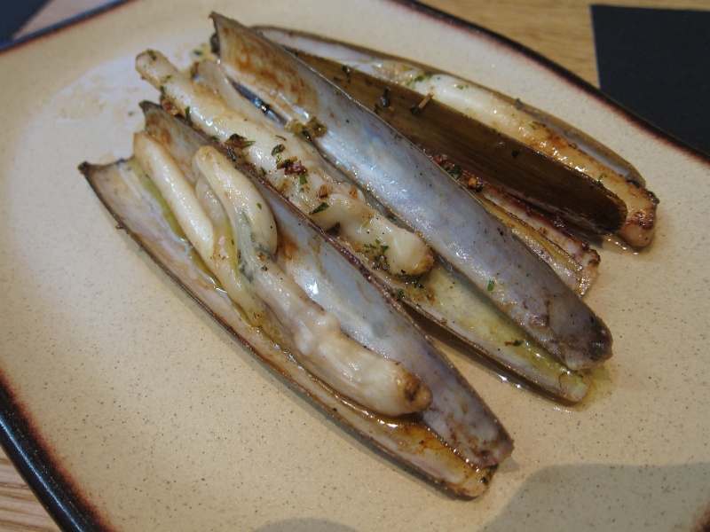 IMG_0087.JPG - Razor clams Frinsa (broiled), Ohla Gastronomic Bar, Barcelona
